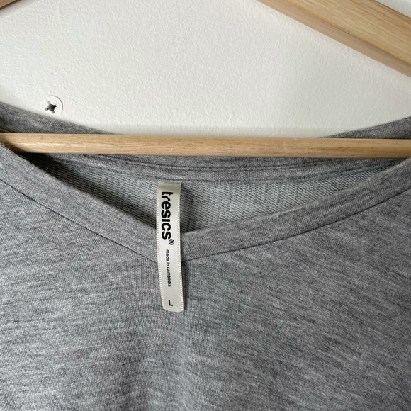 Tresics gray tee shirt large shirt sleeve top - Picture 4 of 9